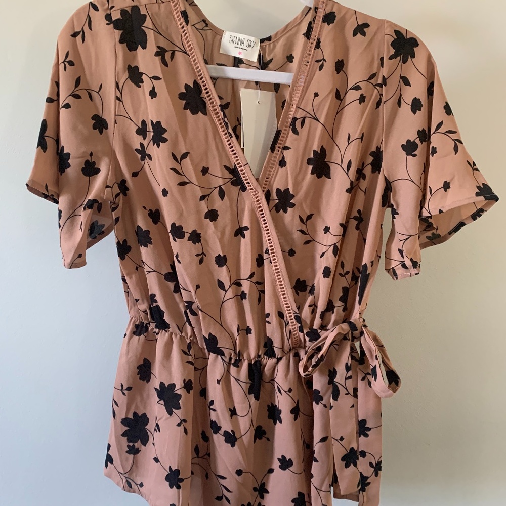 Sienna Sky New with tags Size Medium Pink and Black Floral Top Blouse Flowy